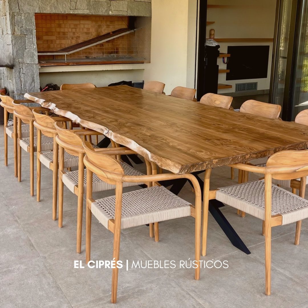 Mesa de comedor toda en madera